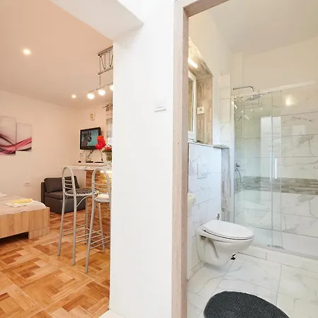 Lucija Apartmán *