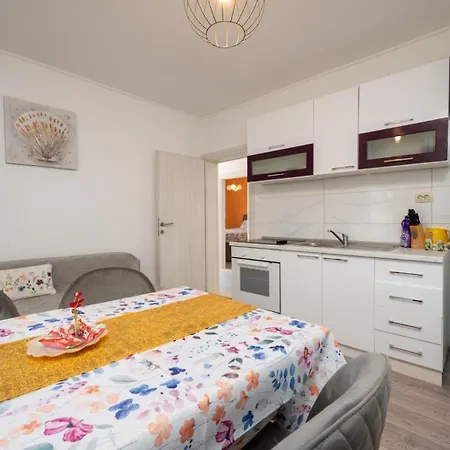 Apartmán Lucija *