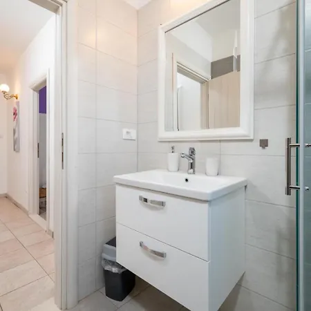Lucija Apartmán *