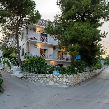 Lucija Trogir