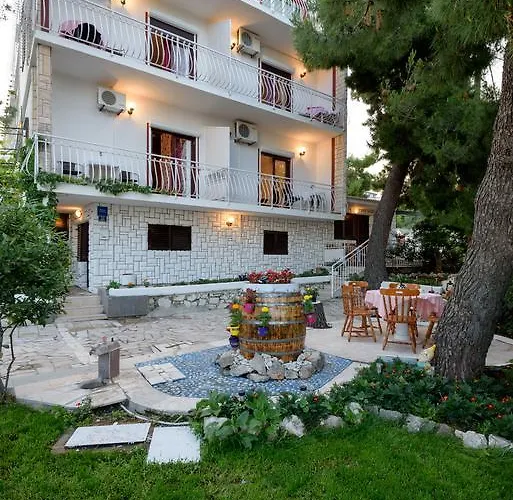 Lucija Trogir