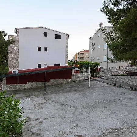 Lucija Τρογκίρ