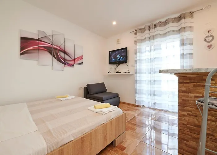 Lucija Appartement *